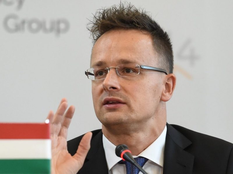 nemulțumită de livrările de la pfizer, ungaria importă vaccinuri din rusia