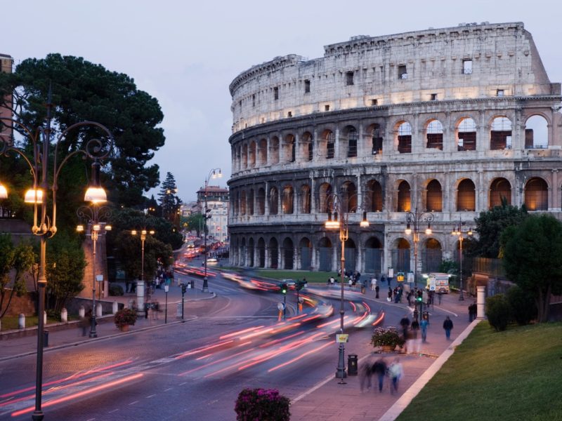 o mare parte din italia intră în izolare de luni