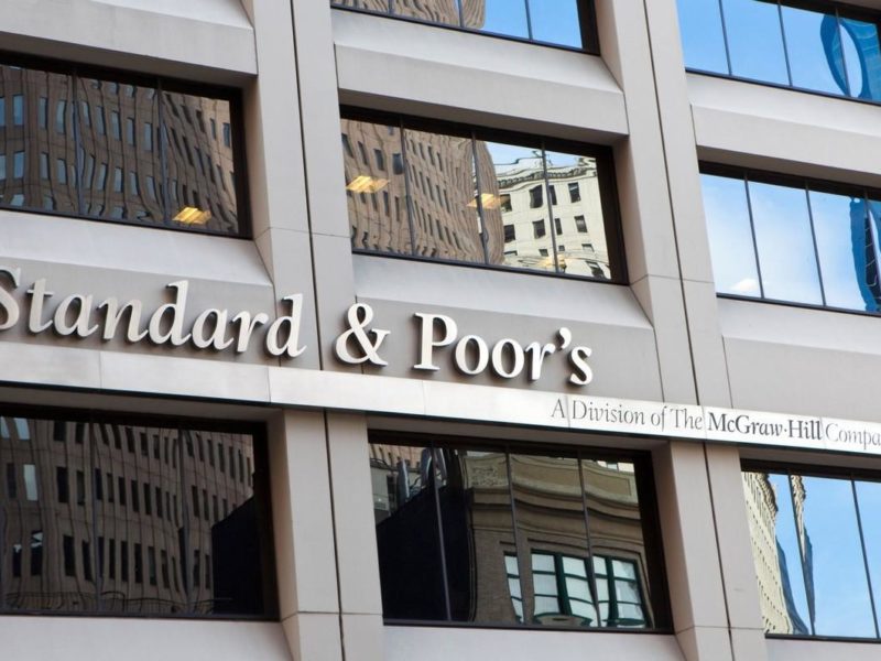 standard & poor's a îmbunătățit ratingul româniei de la „negativ” la „stabil”