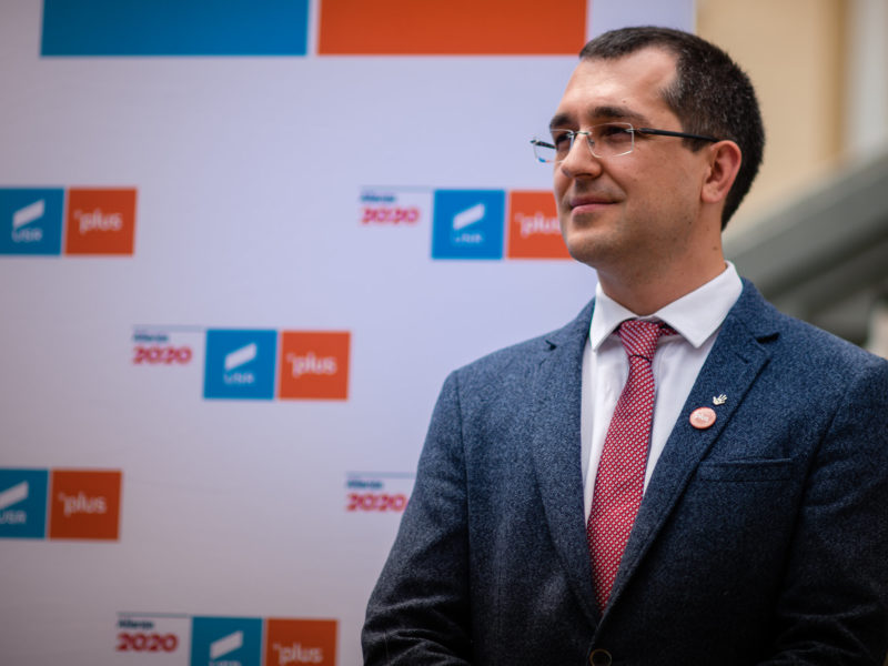 vlad voiculescu: „avem 1687 de paturi de terapie intensivă, și 50 de pacienți cu covid în plus față de acestea”