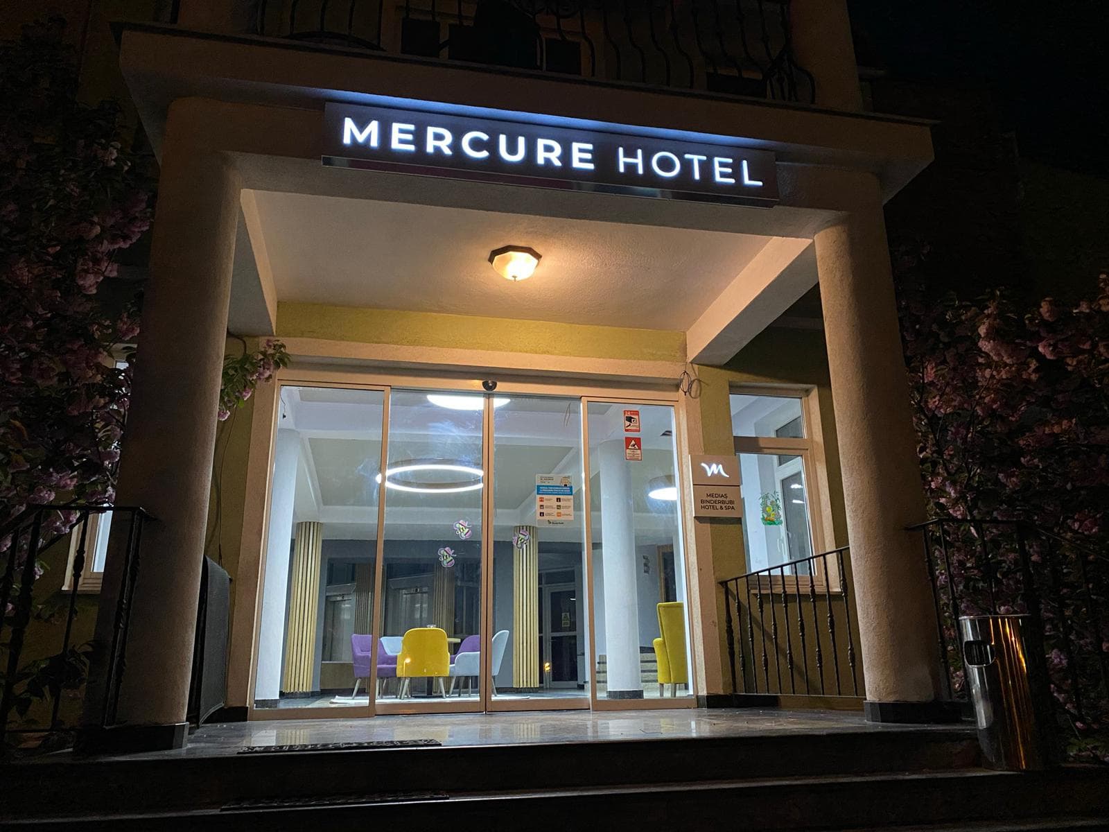 FOTO - Cel mai galant hotel din Mediaș, modernizat - Acum se numește Mercure 2 foto - cel mai galant hotel din mediaș, modernizat - acum se numește mercure