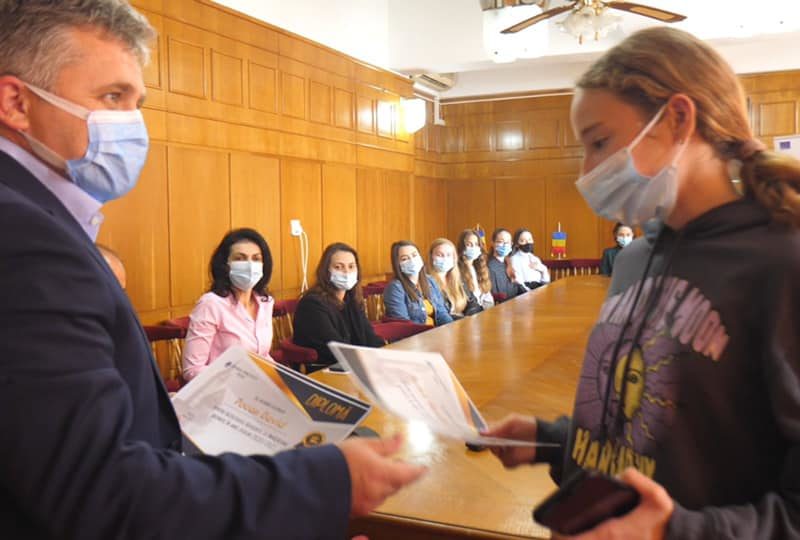 foto elevii de excepție ai mediașului, premiați de primărie