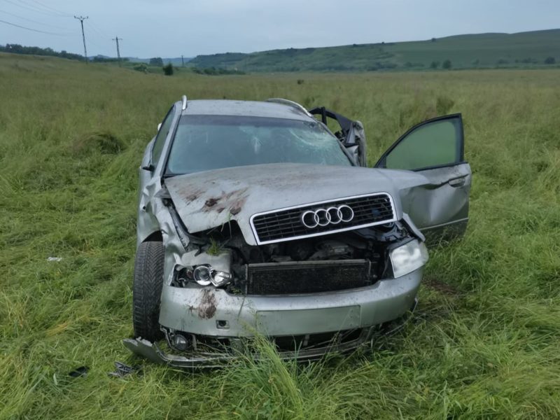 un adolescent de 17 ani a murit într-un audi răsturnat la ieșirea din blăjel