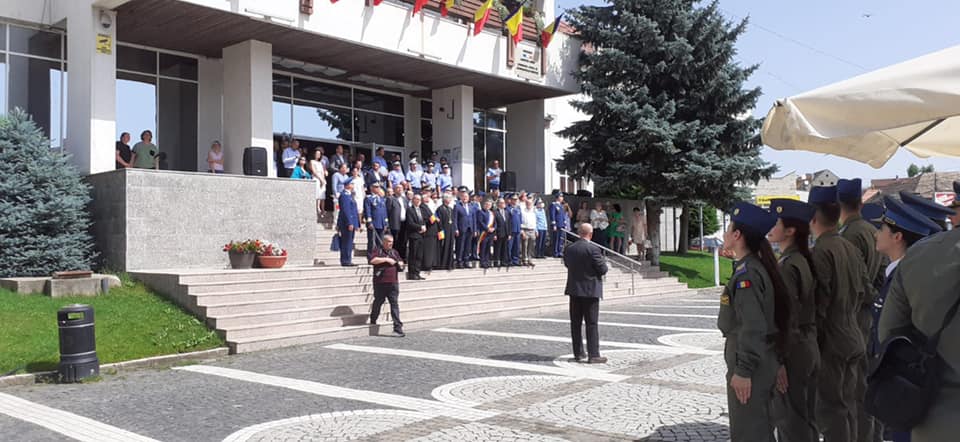 FOTO: Eveniment aniversar la Mediaș - Patruzeci de ani de la primul zbor al unui roman in spațiu 2 foto: eveniment aniversar la mediaș - patruzeci de ani de la primul zbor al unui roman in spațiu
