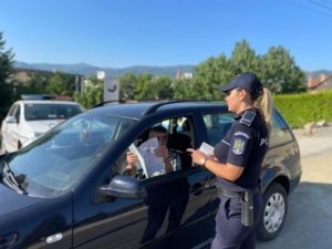 FOTO VIDEO Amenzi de 30.000 de lei în doar patru ore aplicate de poliţiştii sibieni în trafic 4 foto video amenzi de 30.000 de lei în doar patru ore aplicate de poliţiştii sibieni în trafic