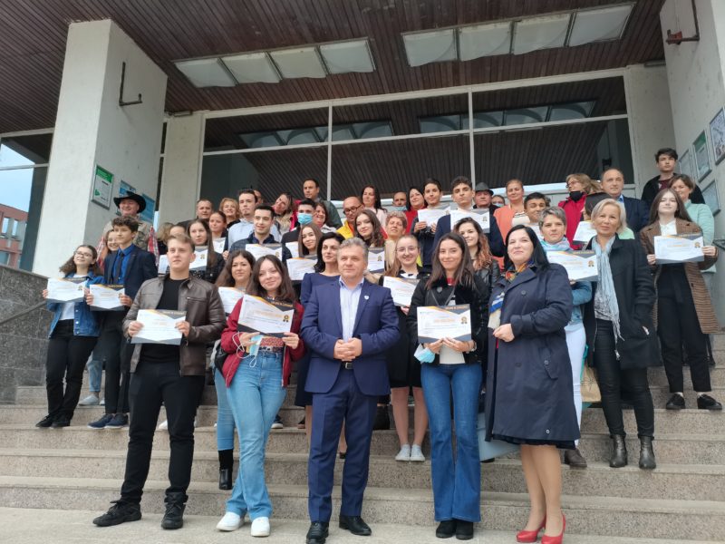 elevii cu note mari la evaluarea naţională şi bac din mediaş au fost premiaţi de municipalitate
