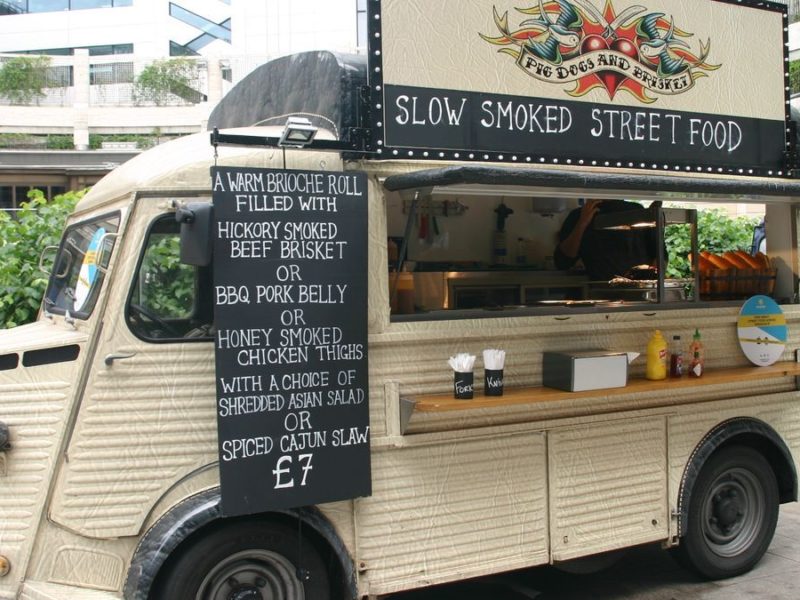 proprietari de food truck-uri din sibiu şi mediaş ţepuiţi la un festival - organizatorii nu le-au dat banii pe vânzări