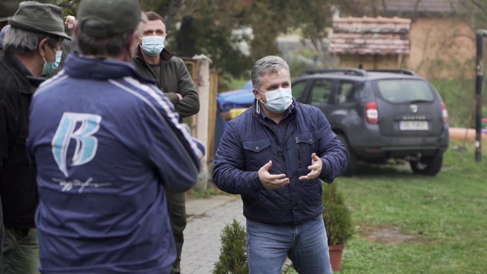 foto video primarul mediașului, întâlnire cu locuitorii din ighișu nou - ”începem lucrări importante în sat”