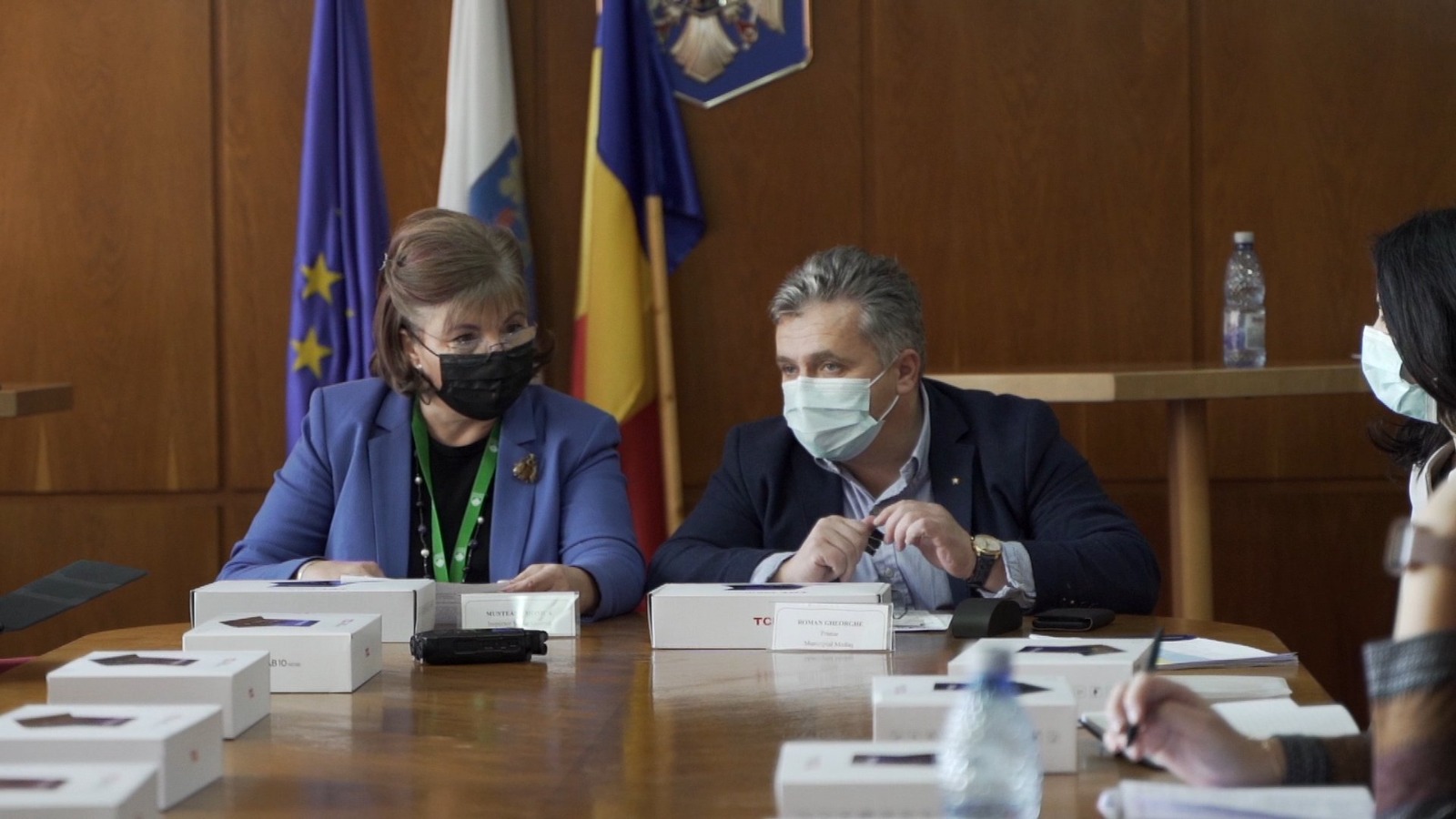 întâlnire în cadrul proiectului „achiziție de tablete școlare și alte echipamente necesare desfășurării activității didactice on-line în municipiul mediaș, județul sibiu“