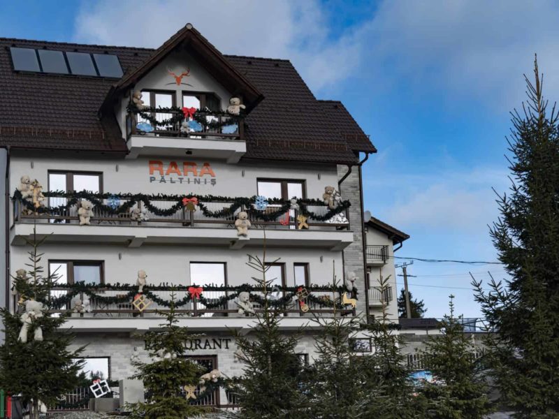 sărbători de vis la pensiunea rara din păltiniș – oferte de 1 decembrie și crăciun