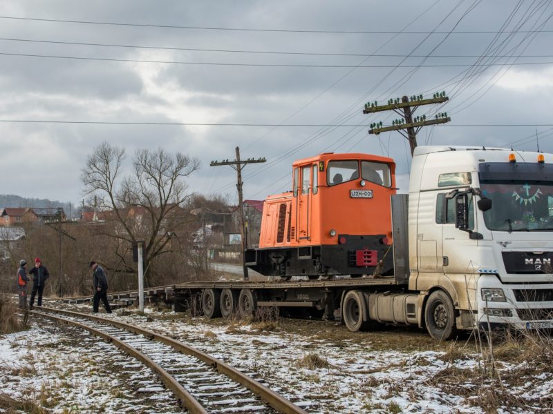 mocănița de pe valea hartibaciului are locomotivă nouă - cum arata noua ”jucărie”