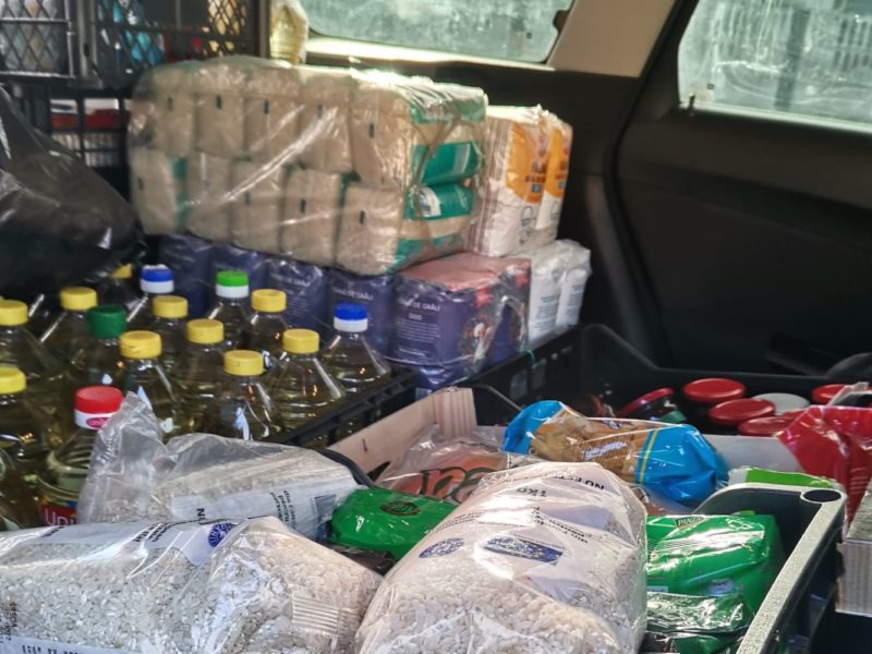 parohia dumbrăveni a donat alimente pentru persoanele cu dizabilități din ighișu nou