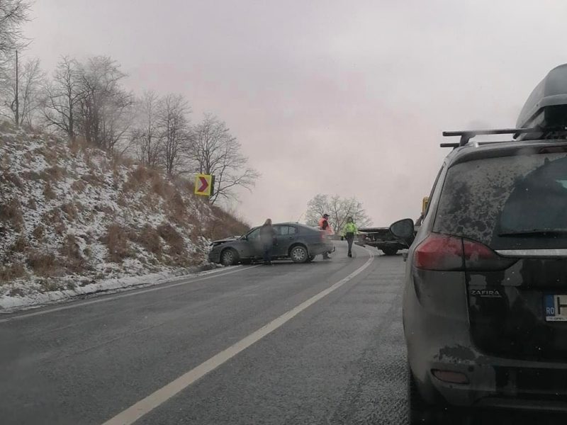 accident pe dn14, la târnava - patru persoane au fost rănite
