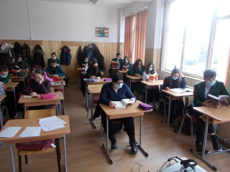 foto ziua națională a lecturii, marcată și la liceul ”axente sever” din mediaș