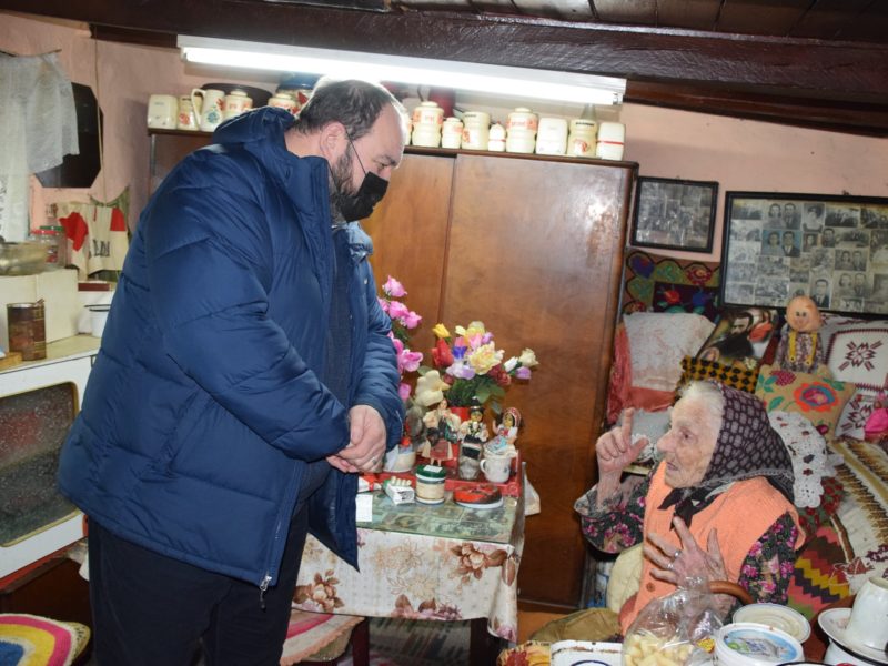 foto olivia răduț, ultima infirmieră sibiancă rămasă in viață de la al doilea război mondial - ”să nu mai trăiască nimeni războiul..”