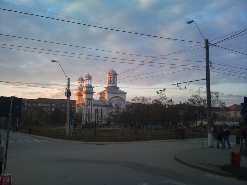 biserica sfânta treime mediaș demarează o campanie de strângere de fonduri pentru refugiații din ucraina