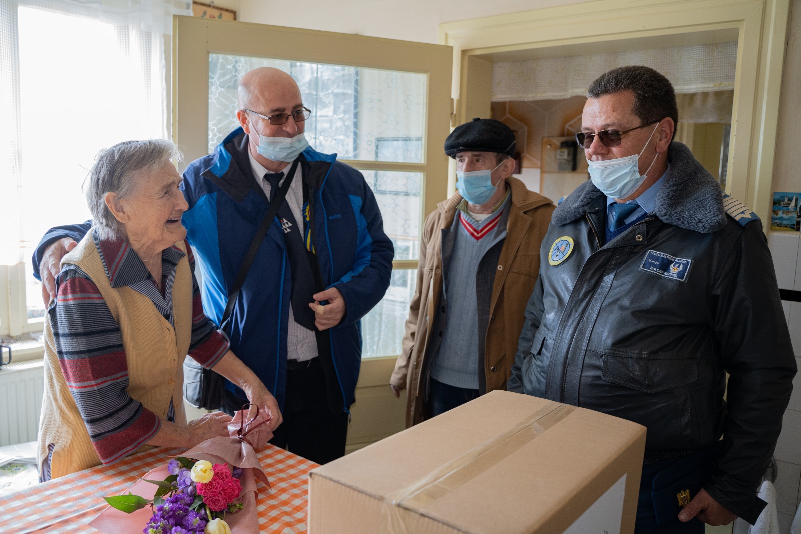 FOTO - Doamne veterane din Mediaș felicitate cu ocazia zilei de 8 Martie 3 foto - doamne veterane din mediaș felicitate cu ocazia zilei de 8 martie