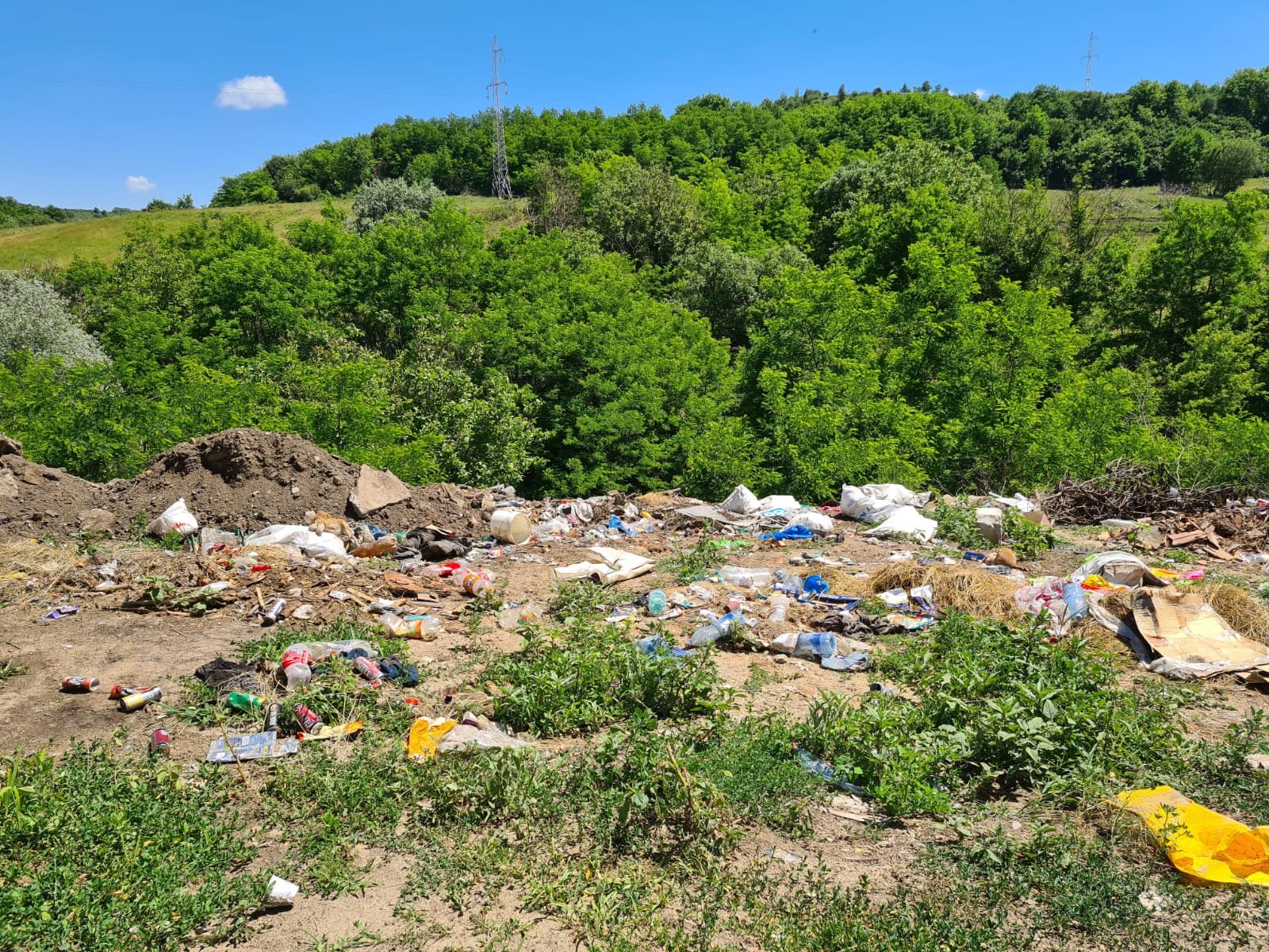 FOTO Zona ”Sub vii” din Axente Sever transformată în groapă de gunoi - ”Stricăm aspectul zonelor frumoase doar din comoditate” 3 foto zona ”sub vii” din axente sever transformată în groapă de gunoi - ”stricăm aspectul zonelor frumoase doar din comoditate”