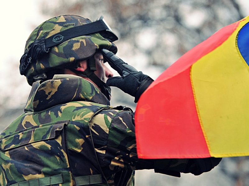 românii nu se grăbesc să fie rezervişti voluntari în armată - termenul a fost prelungit