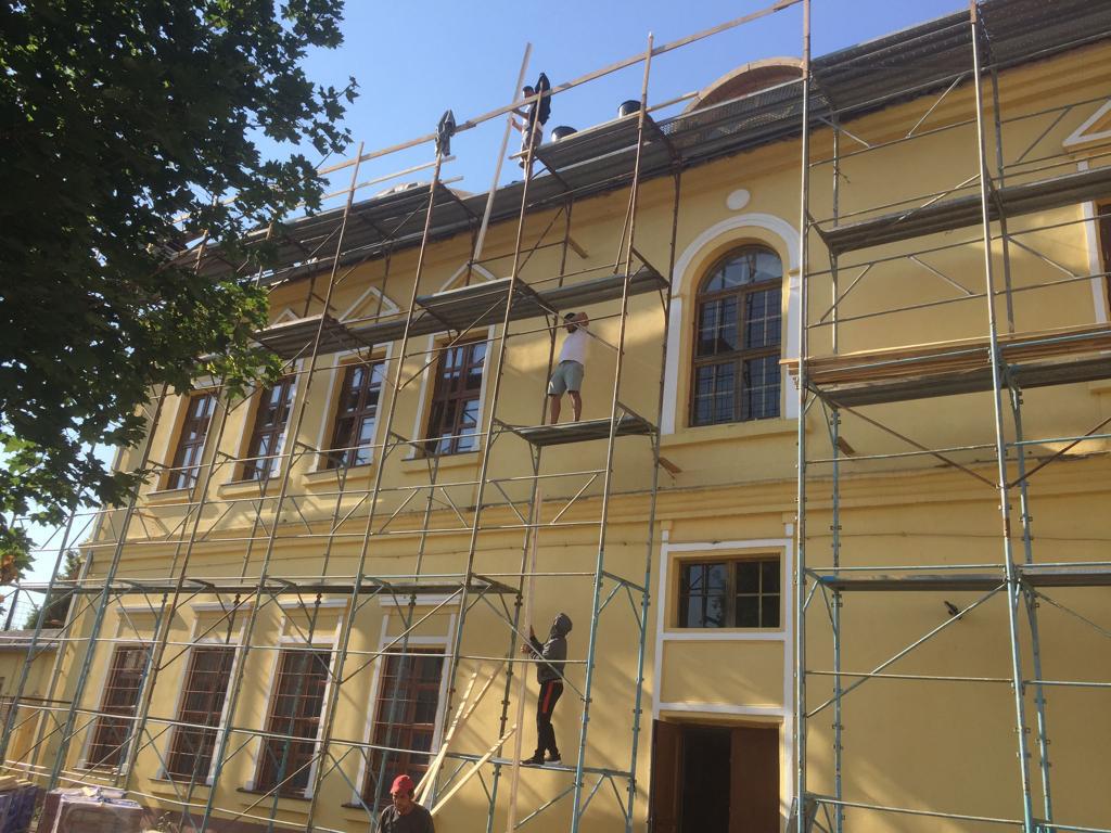 FOTO Școlile din Mediaș pregătite pentru nou an școlar - Lucrările de reparație au fost finalizate 3 foto școlile din mediaș pregătite pentru nou an școlar - lucrările de reparație au fost finalizate