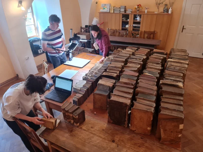 comoara din turnul bisericii evanghelice sfânta margareta - au fost descoperite cărți vechi de peste 150 de ani