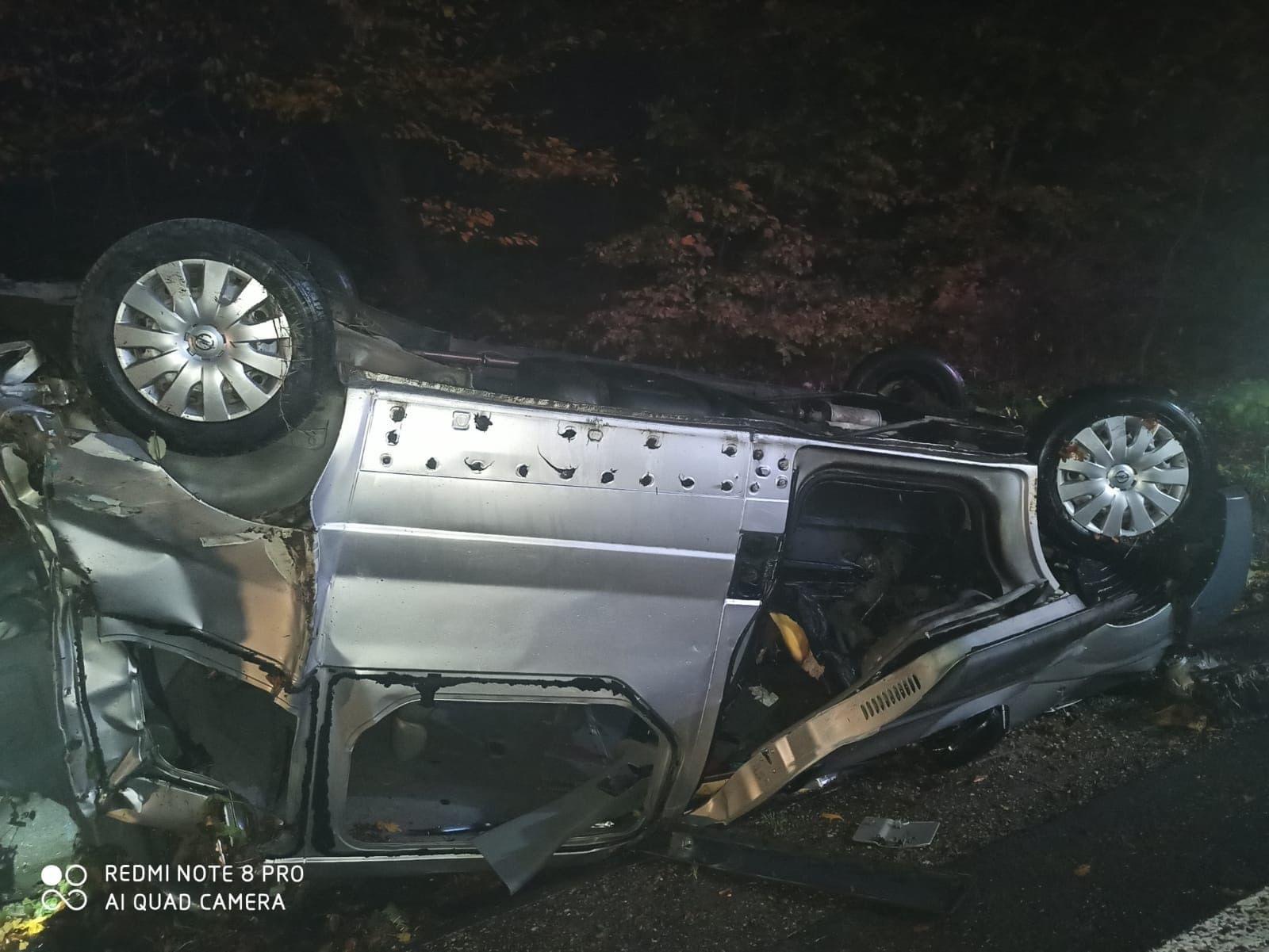 FOTO Microbuz răsturnat la ieșire din Sighișoara spre Mediaș – Două persoane au fost rănite 2 foto microbuz răsturnat la ieșire din sighișoara spre mediaș – două persoane au fost rănite