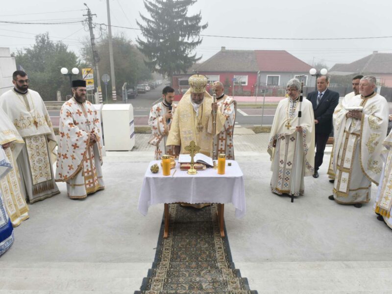 foto biserica ”sf. ioan botezătorul” din copșa mică sfințită de mitropolitul ardealului