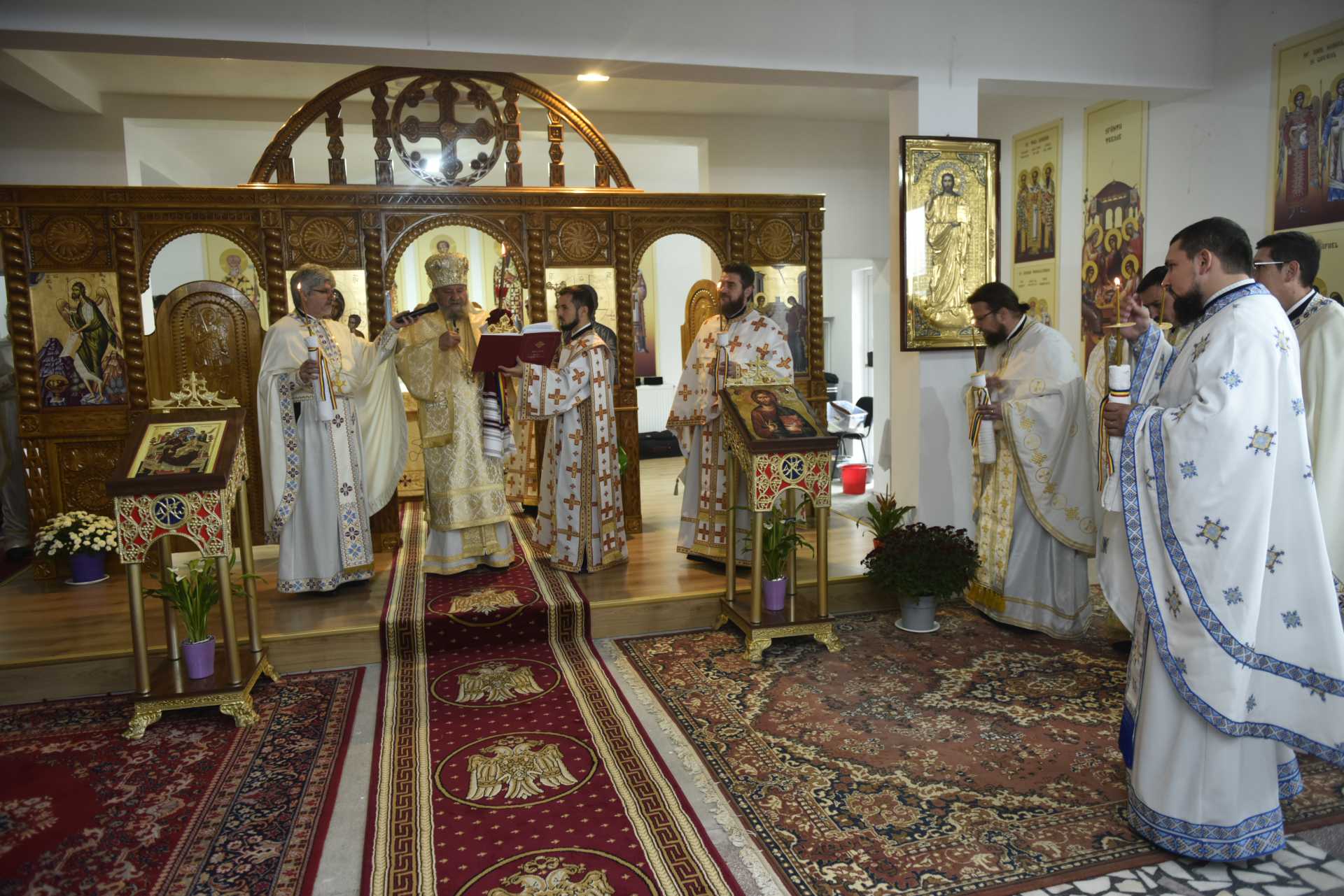 FOTO Biserica ”Sf. Ioan Botezătorul” din Copșa Mică sfințită de Mitropolitul Ardealului 2 foto biserica ”sf. ioan botezătorul” din copșa mică sfințită de mitropolitul ardealului