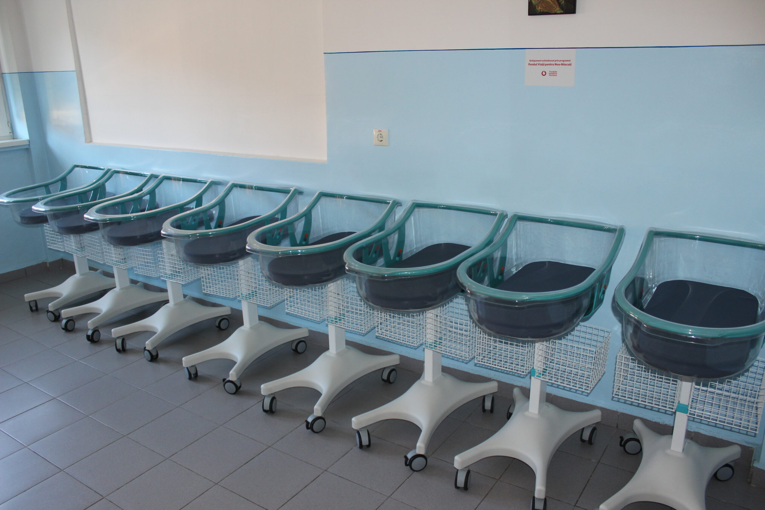 foto compartimentul de neonatologie al spitalului mediaș dotat cu aparatură performantă