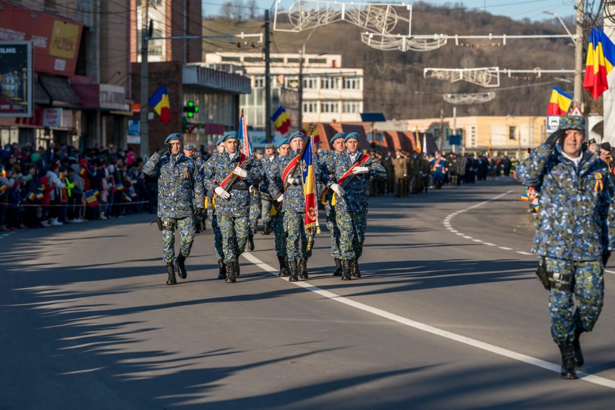 Parada militară de Ziua Naționala a României în centrul Mediașului