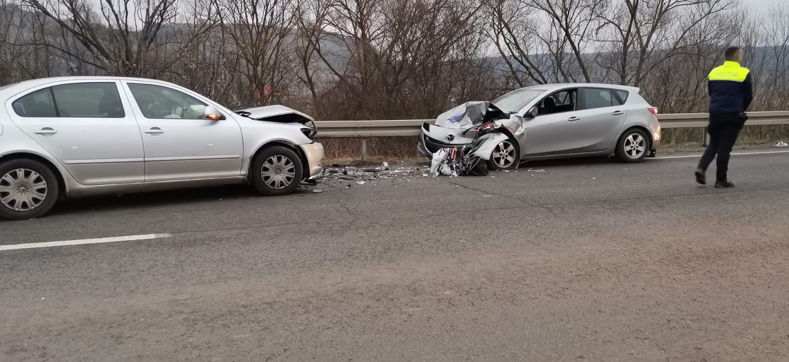 FOTO Accident rutier pe DN14 la Șura Mare - Șapte persoane rănite, printre care și trei minori 3 foto accident rutier pe dn14 la șura mare - șapte persoane rănite, printre care și trei minori