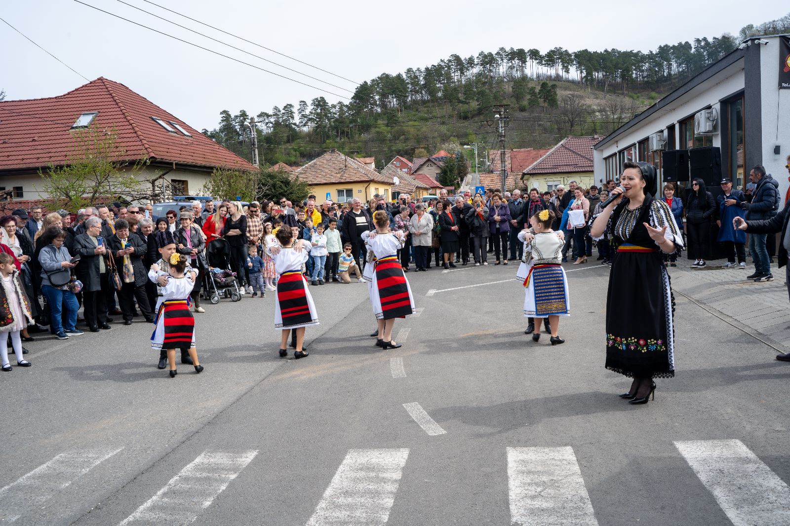 foto încă o ediție a jocului țuru încheiată cu succes - sute de medieșeni prezenți pe moșnei
