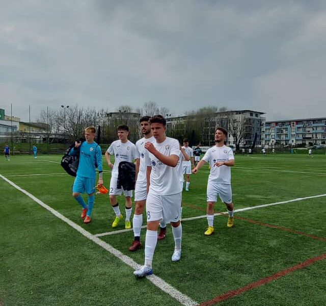 acs mediaș învinge fc hermannstadt în play-off-ul campionatului național u19 - alb-negrii mai au de jucat două ”finale”