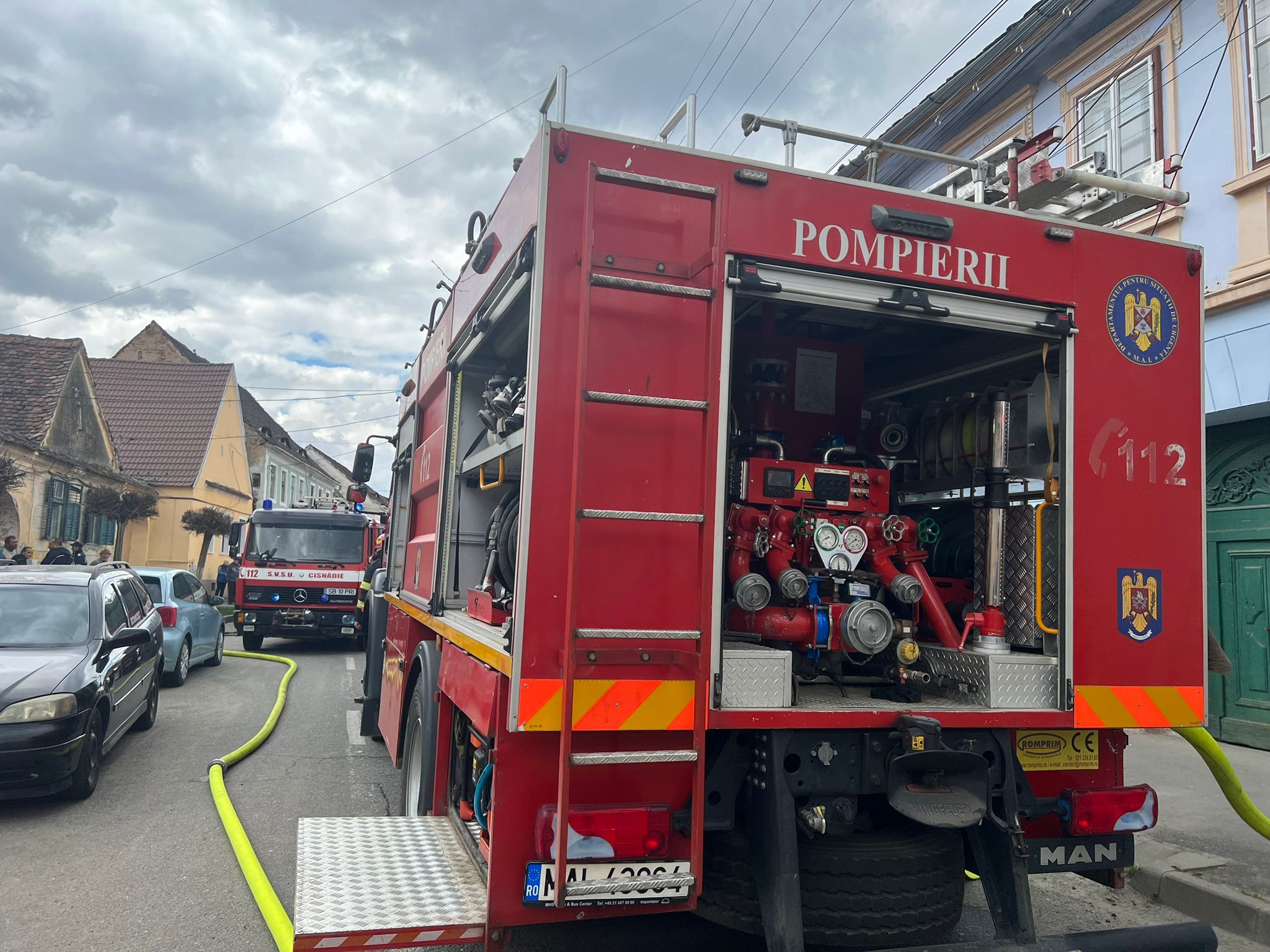 FOTO Casă incendiată la Cisnădie de trei minori care s-au jucat cu focul 2 foto casă incendiată la cisnădie de trei minori care s-au jucat cu focul