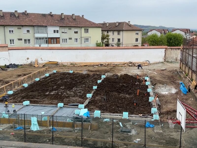 vești bune pentru elevii de la "mihai eminescu" – au început lucrările la sala de sport