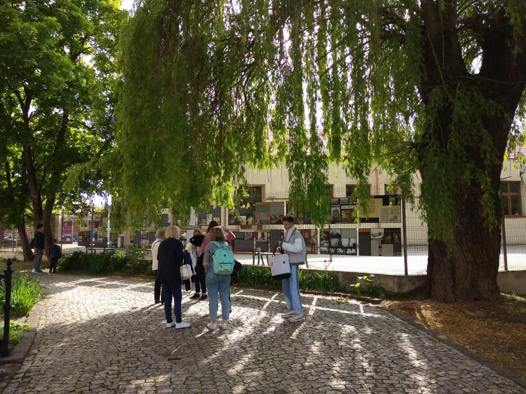VIDEO FOTO Mii de medieșeni la Noaptea Muzeelor – Cei mai mulți vizitatori au fost la Muzeul Municipal 2 video foto mii de medieșeni la noaptea muzeelor – cei mai mulți vizitatori au fost la muzeul municipal