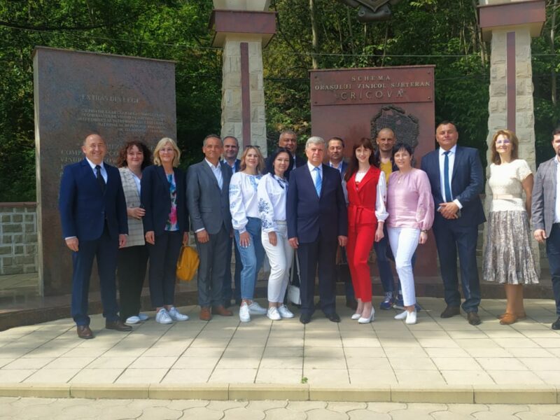foto delegație din mediaș prezentă la ziua orașului cricova din republica moldova