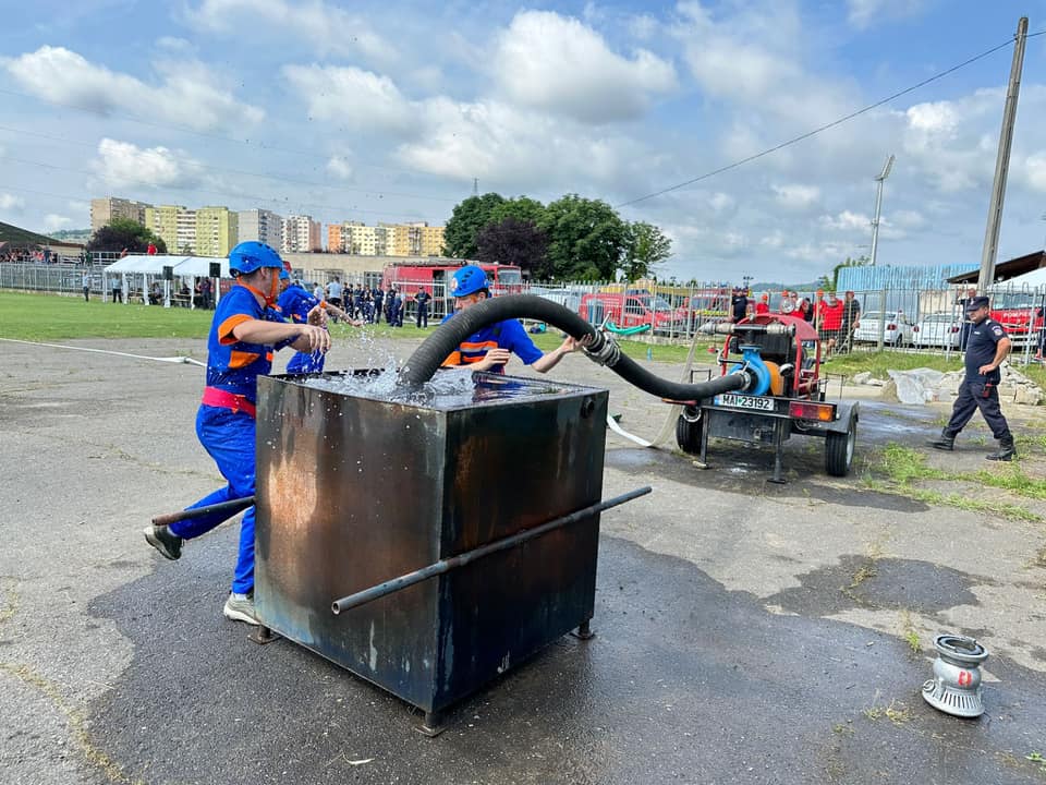FOTO Pompierii din șapte județe s-au întrecut la Mediaș la faza interjudețeană a Concursurilor Serviciilor pentru Situații de Urgență 4 foto pompierii din șapte județe s-au întrecut la mediaș la faza interjudețeană a concursurilor serviciilor pentru situații de urgență