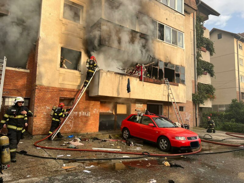 explozie puternică la un apartament din sibiu. două persoane au murit (foto, video)