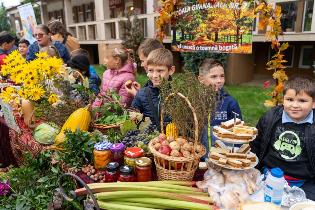 Produse locale și tradiții, de Ziua Recoltei la Mediaș. Au participat mii de medieșeni (galerie foto) 11 produse locale și tradiții, de ziua recoltei la mediaș. au participat mii de medieșeni (galerie foto)