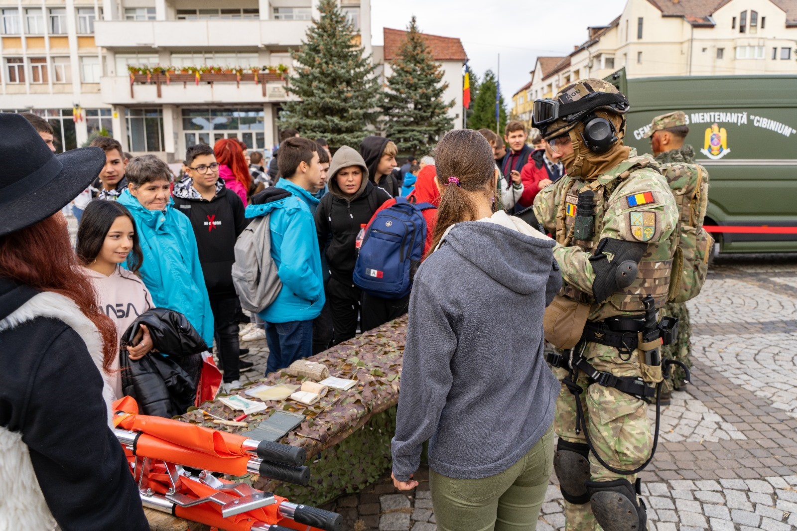 ziua armatei, în centrul mediașului. copiii, cei mai încântați de tehnica militară (foto)