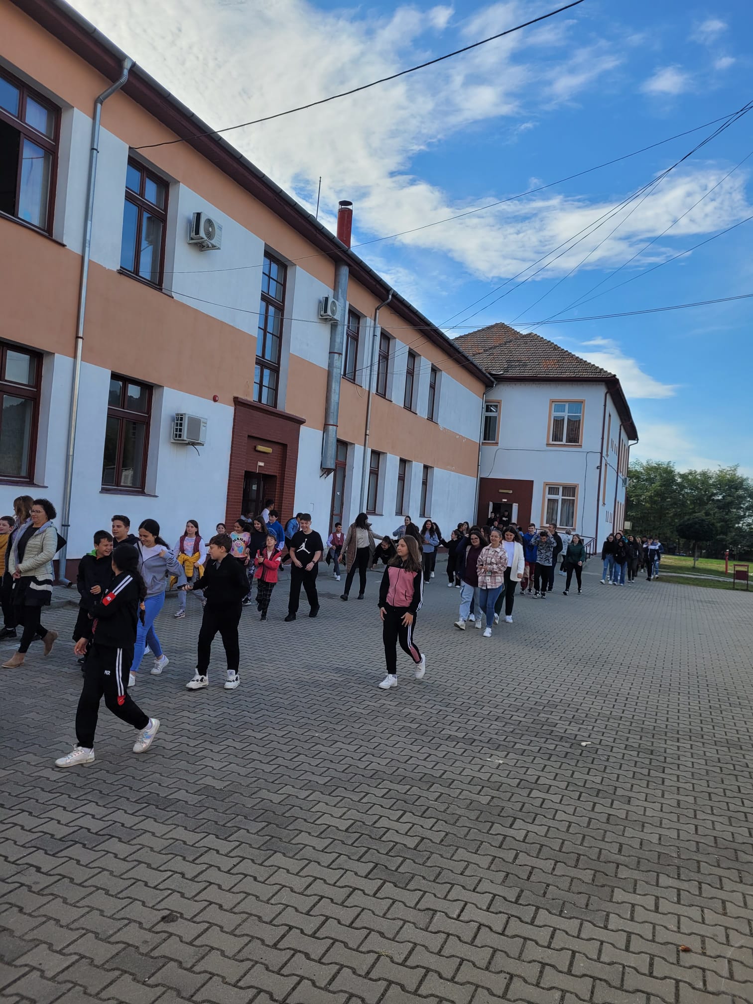 exerciţii de alarmare, la unităţile de învăţământ din copşa mică (foto)
