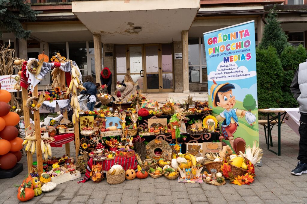 Produse locale și tradiții, de Ziua Recoltei la Mediaș. Au participat mii de medieșeni (galerie foto) 4 produse locale și tradiții, de ziua recoltei la mediaș. au participat mii de medieșeni (galerie foto)