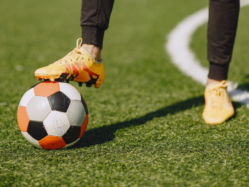 antrenament inteligent - alege ghete de fotbal și echipamente de calitate