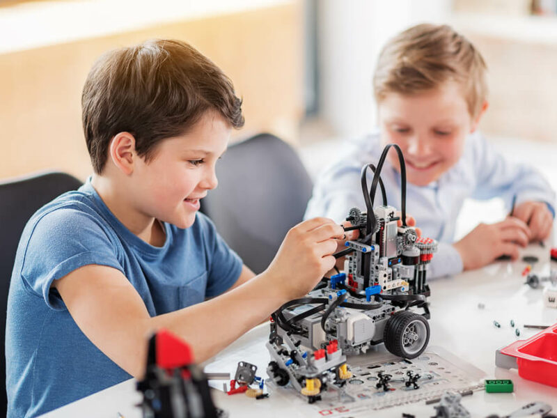 robotica, o oportunitate pentru elevii de la centrul de educație incluzivă mediaș