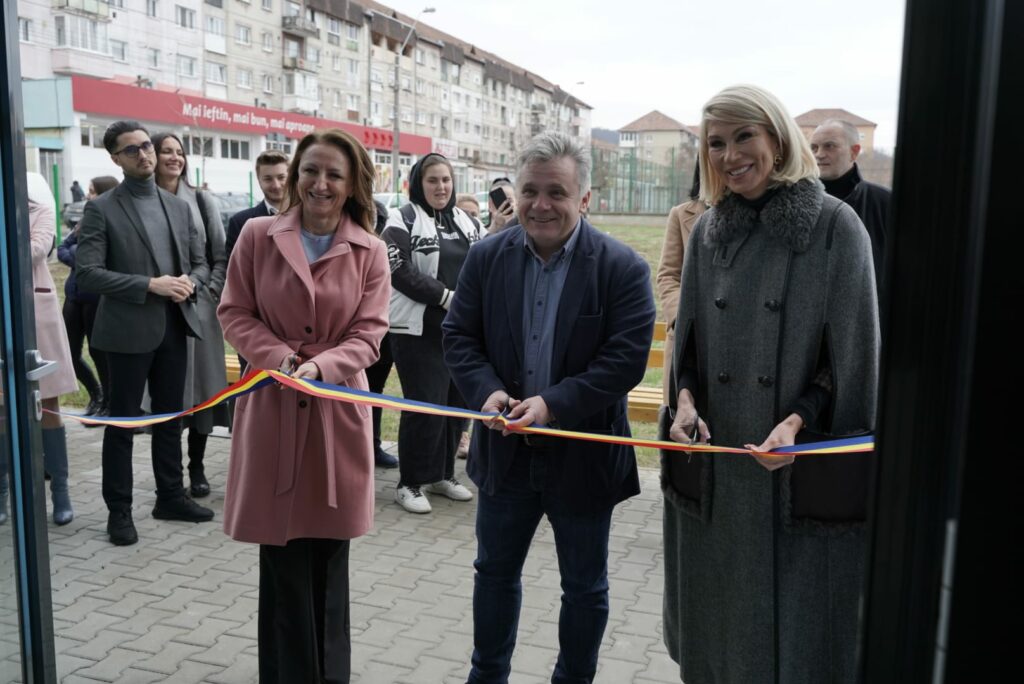 Inaugurarea primului bazin de înot didactic din județul Sibiu, o realizare majoră pentru Mediaș. Orar gratuit pentru elevi 11 inaugurarea primului bazin de înot didactic din județul sibiu, o realizare majoră pentru mediaș. orar gratuit pentru elevi