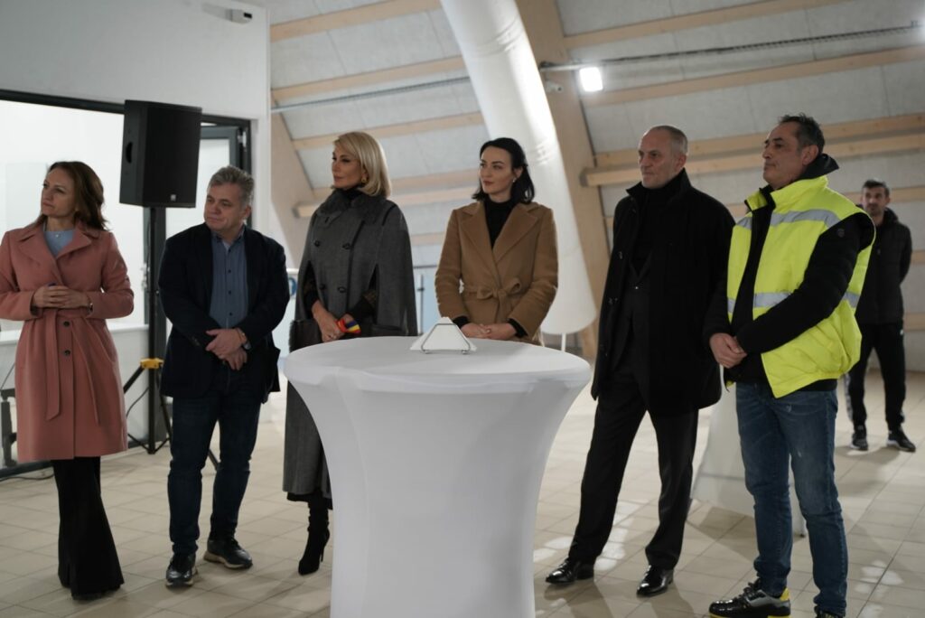 Inaugurarea primului bazin de înot didactic din județul Sibiu, o realizare majoră pentru Mediaș. Orar gratuit pentru elevi 10 inaugurarea primului bazin de înot didactic din județul sibiu, o realizare majoră pentru mediaș. orar gratuit pentru elevi