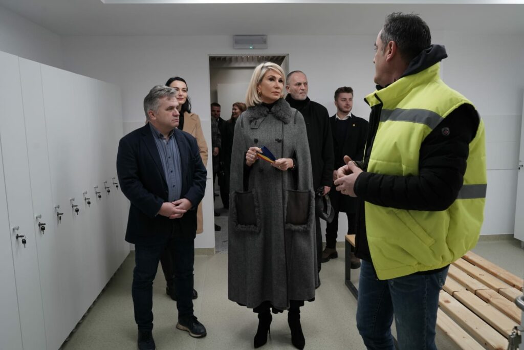 Inaugurarea primului bazin de înot didactic din județul Sibiu, o realizare majoră pentru Mediaș. Orar gratuit pentru elevi 9 inaugurarea primului bazin de înot didactic din județul sibiu, o realizare majoră pentru mediaș. orar gratuit pentru elevi