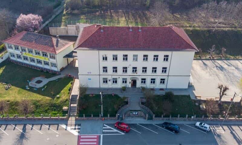 investiție peste un milion de lei la școala ”cireșarii” din mediaș. va fi reabiliat corpul b al clădirii