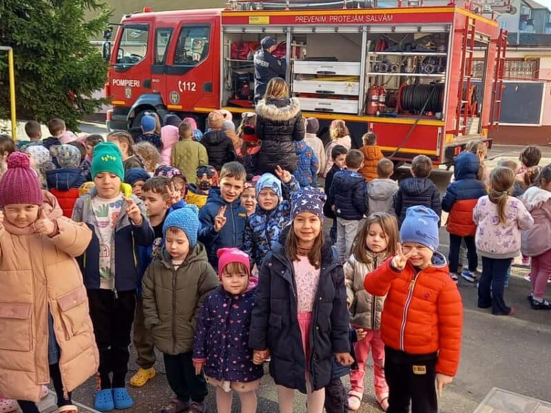 ziua protecției civile. o experiență memorabilă pentru preșcolarii de la ”dumbrava minunată” (foto)